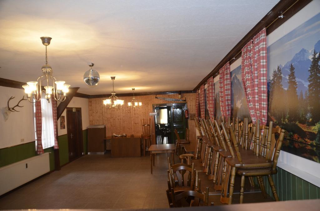Hotel Zum Ritter Staufenberg  ภายนอก รูปภาพ